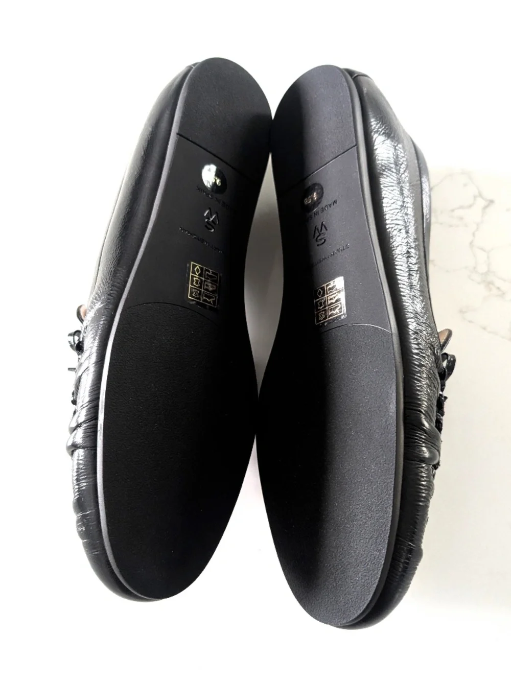 Stuart Weitzman Britt Bow Loafers Black Crinkled Patent Leather Flats 9.5B NIB